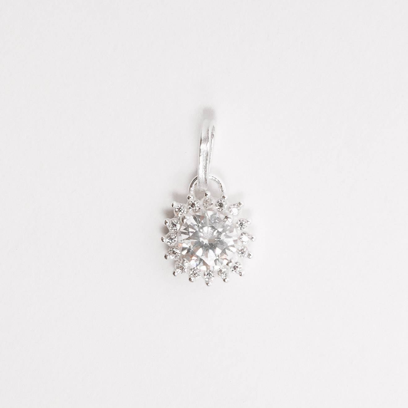 Pingente zircônia redonda com cravejado cristal 8mm