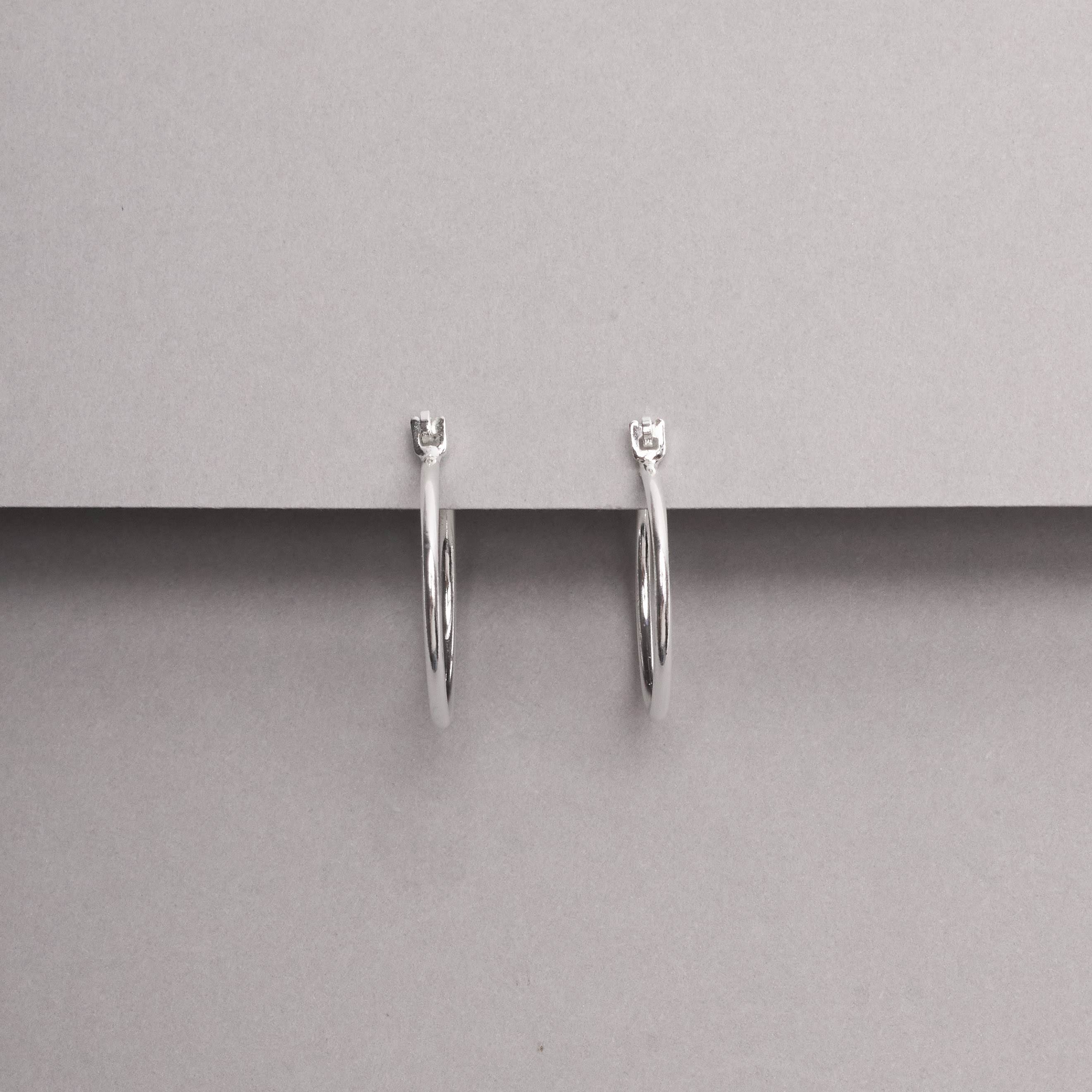 Imagem Secundária Argola fio redondo 18mm trava