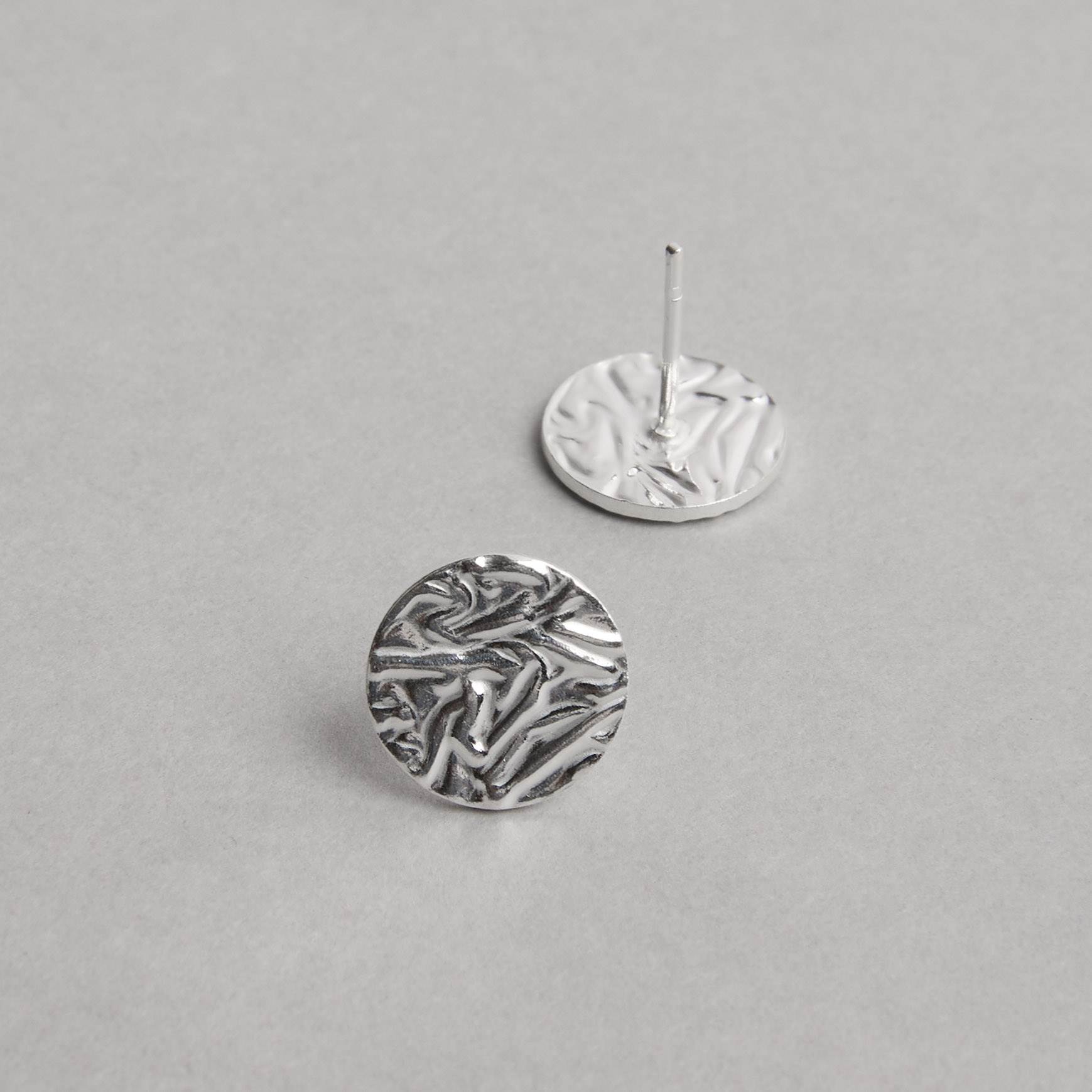 Imagem Secundária Brinco circulo detalhe texturizado 9mm