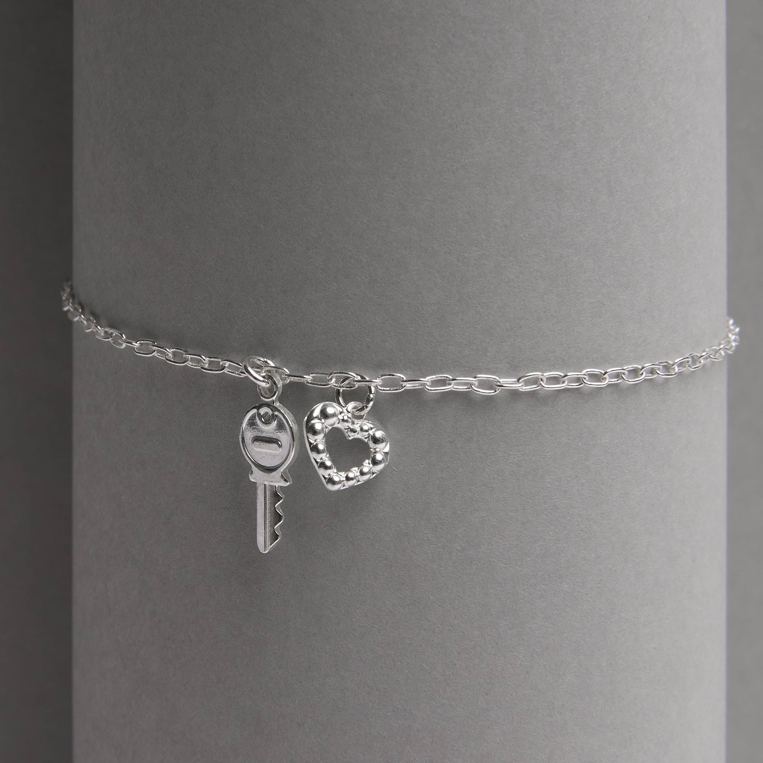Imagem Secundária Pulseira pingentes chave e coração vazado corrente cartier 16+3cm