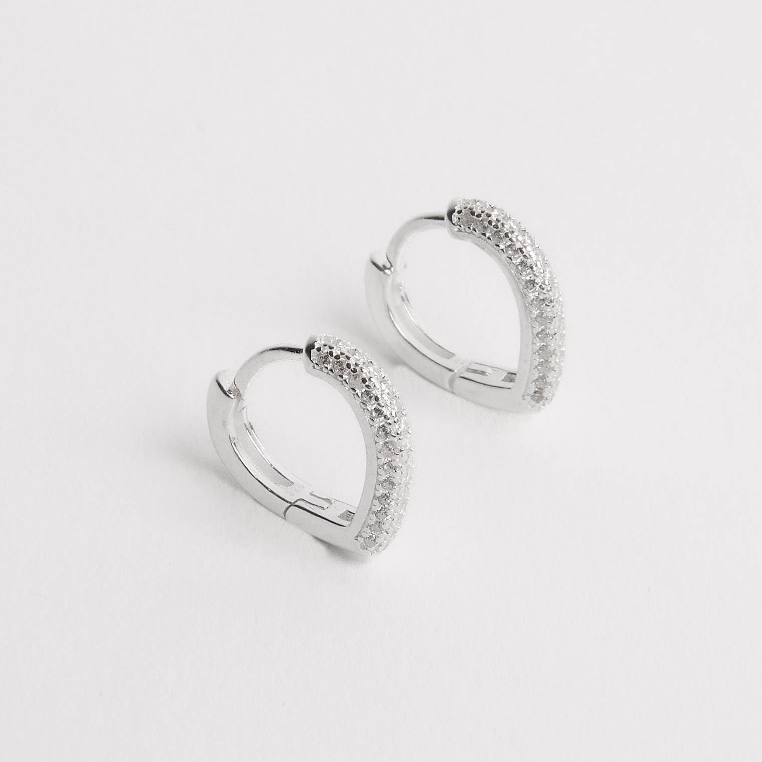 Argola click gota 13mm triplo cravejado