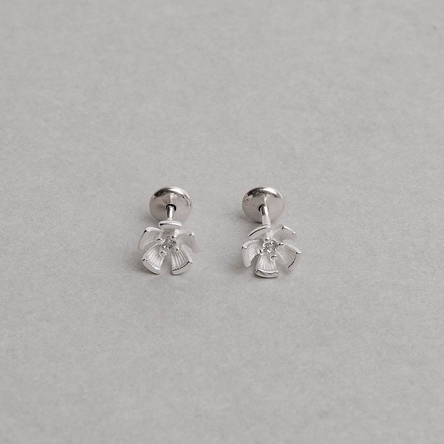 Brinco infantil flor detalhe zircônia cristal 6mm tarraxa baby