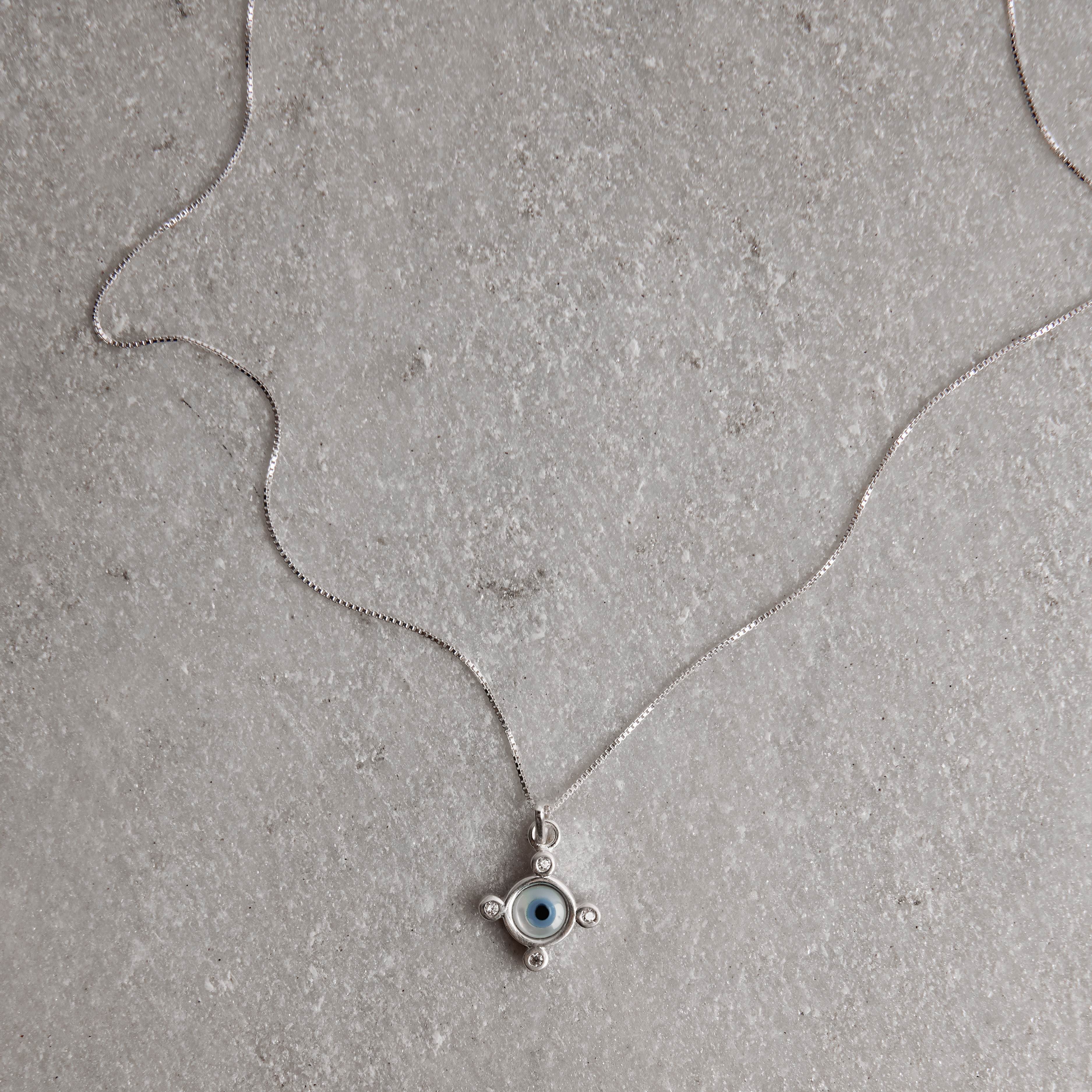 Imagem Secundária Colar pingente olho grego madrepérola com zircônias 13mm 45cm