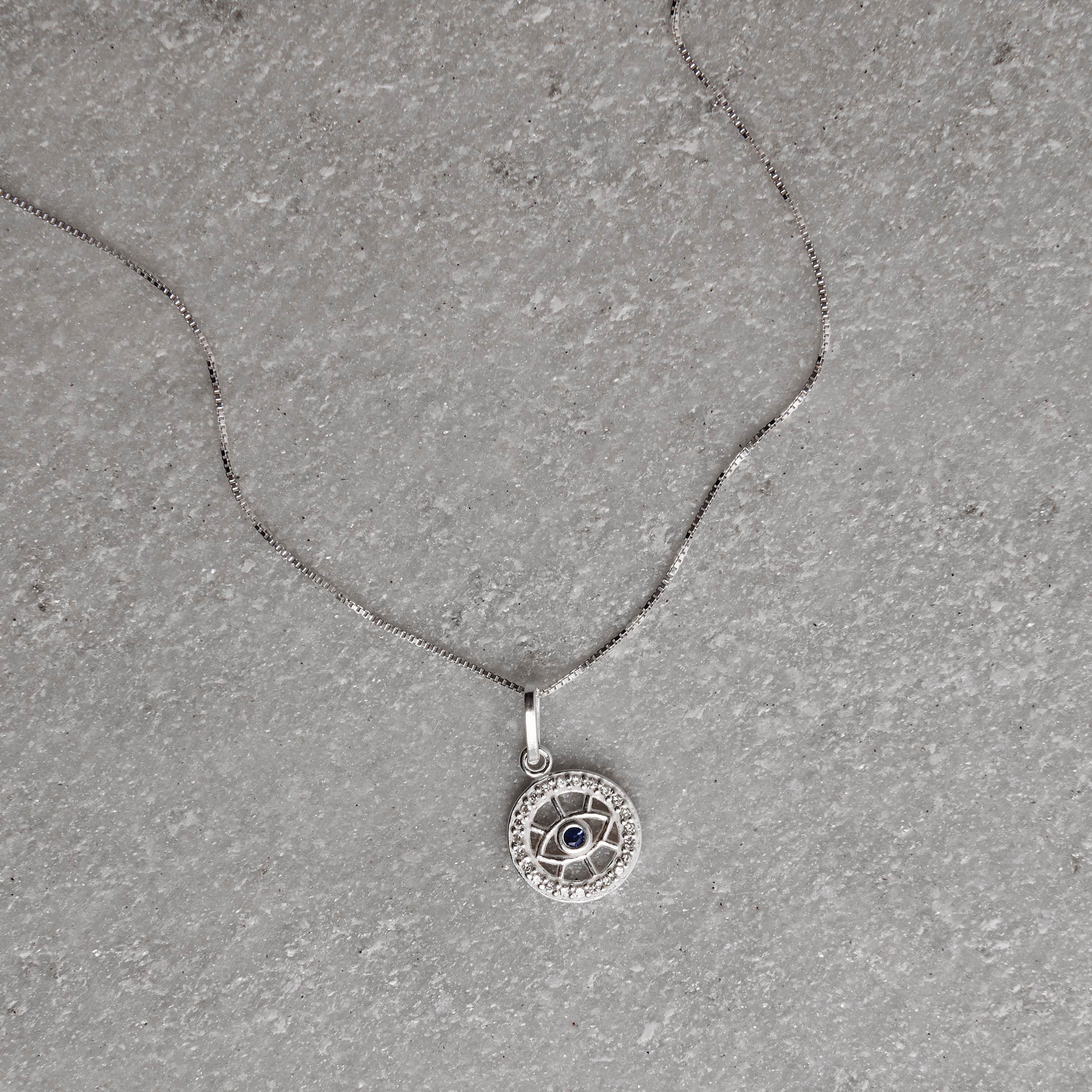 Imagem Secundária Colar pingente medalha olho cravejado com zircônia azul 12mm 45cm