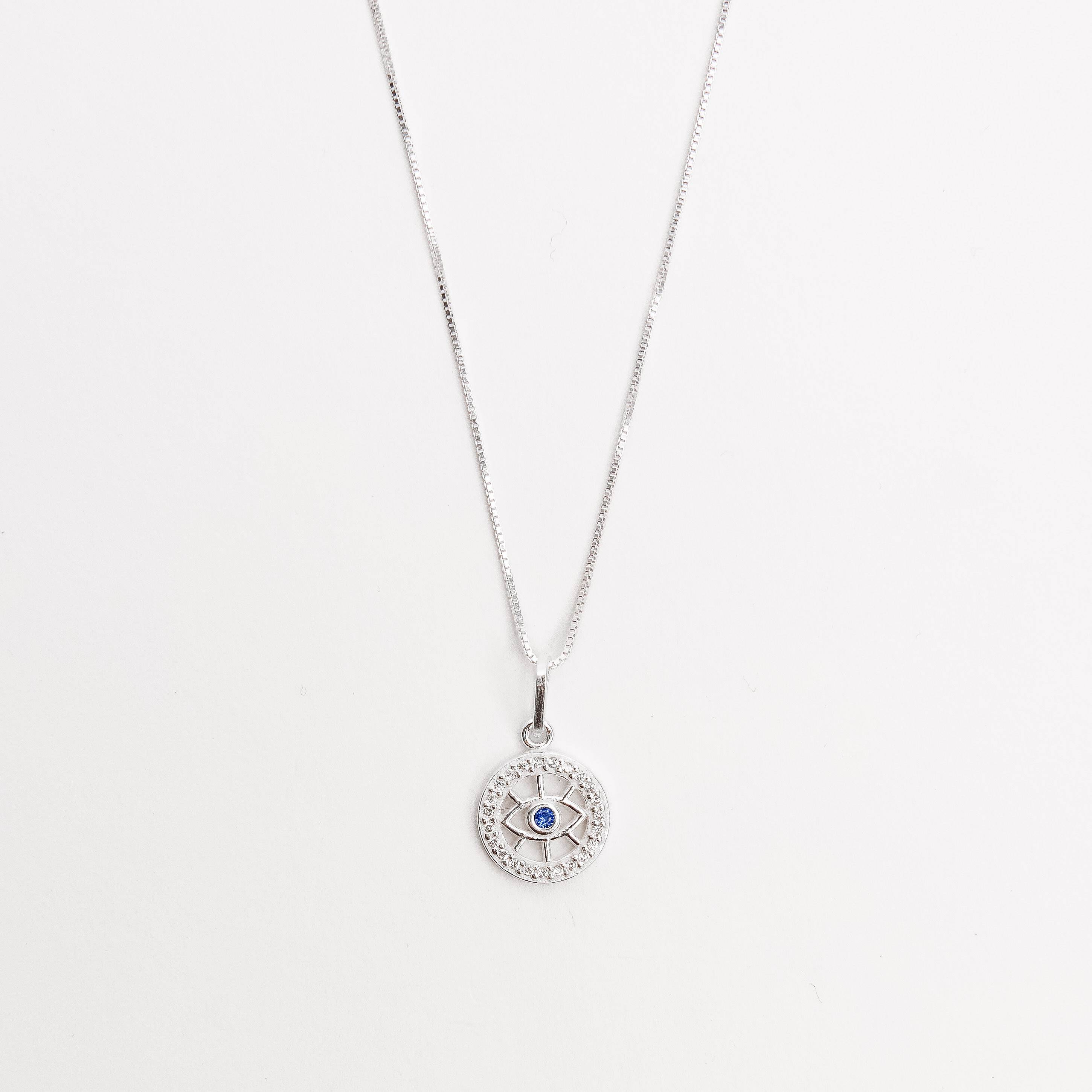 Imagem Colar pingente medalha olho cravejado com zircônia azul 12mm 45cm
