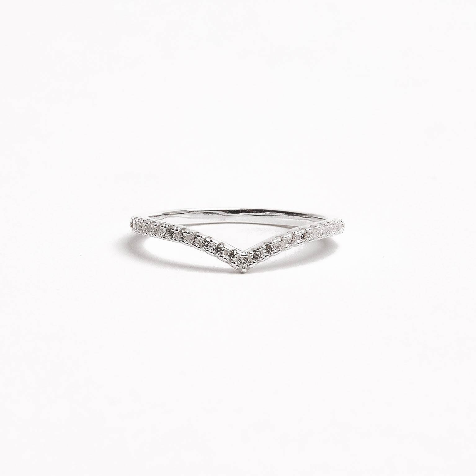 Anel V cravejado 1mm