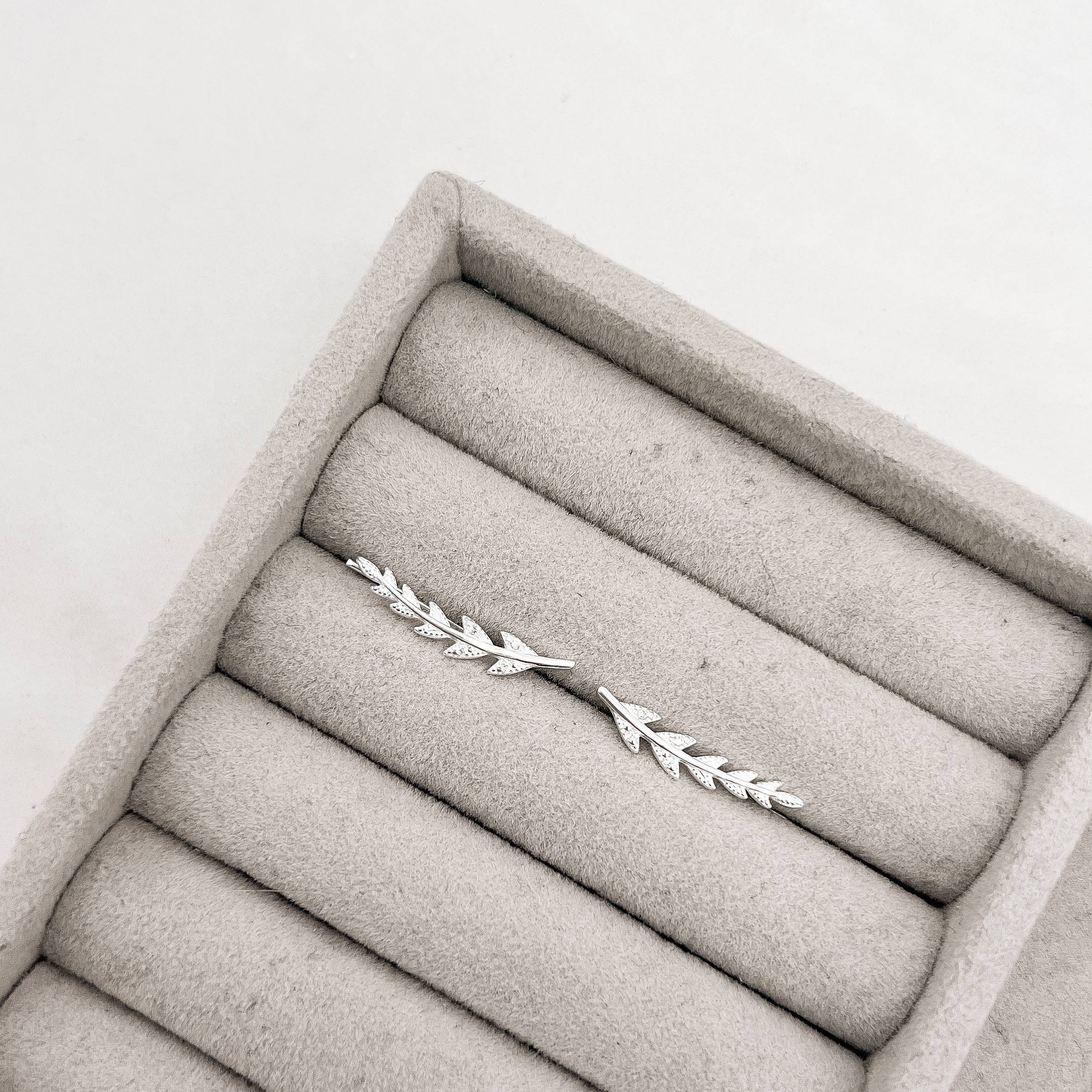 Imagem Secundária Brinco ear cuff hera cravejado