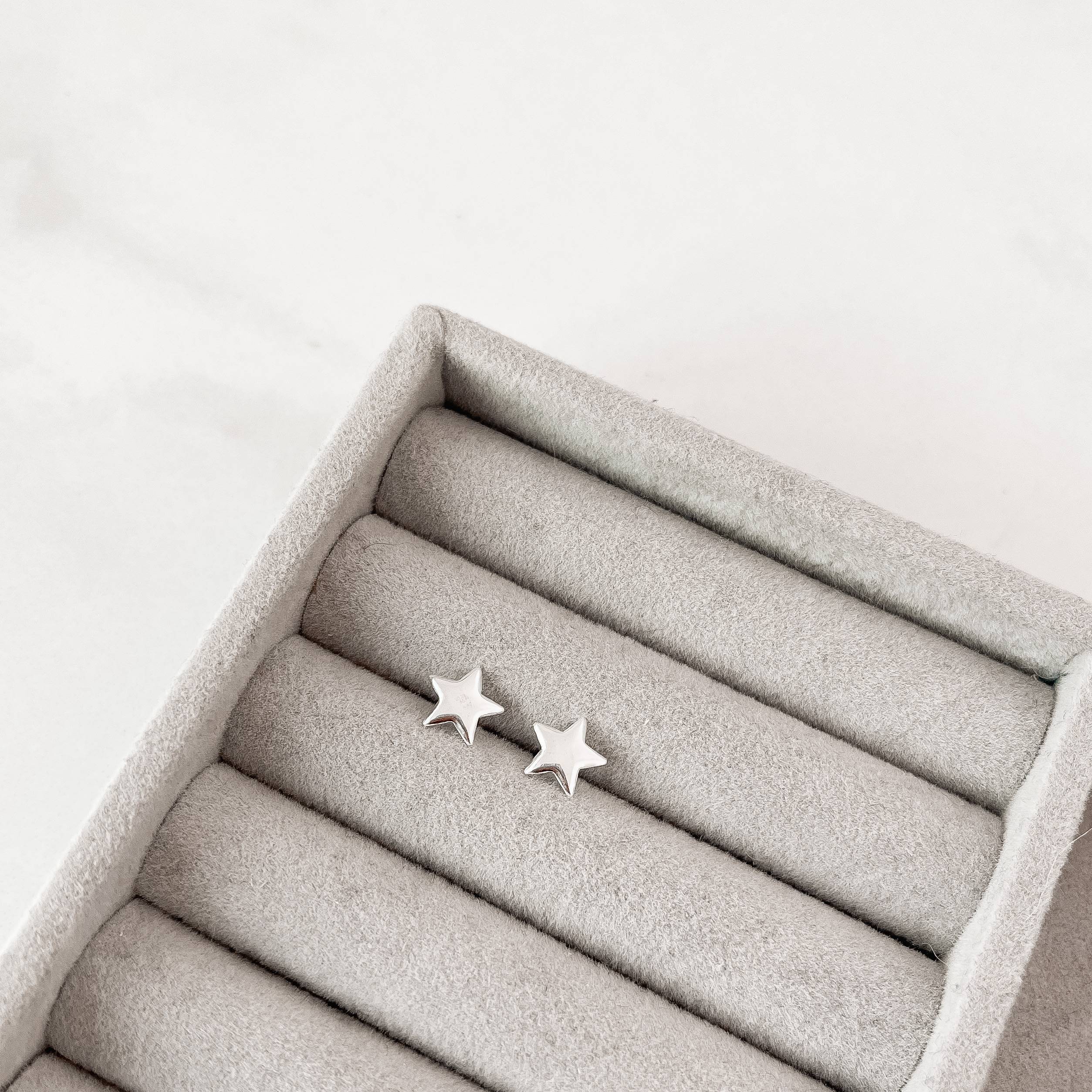 Imagem Secundária Brinco estrela 8mm