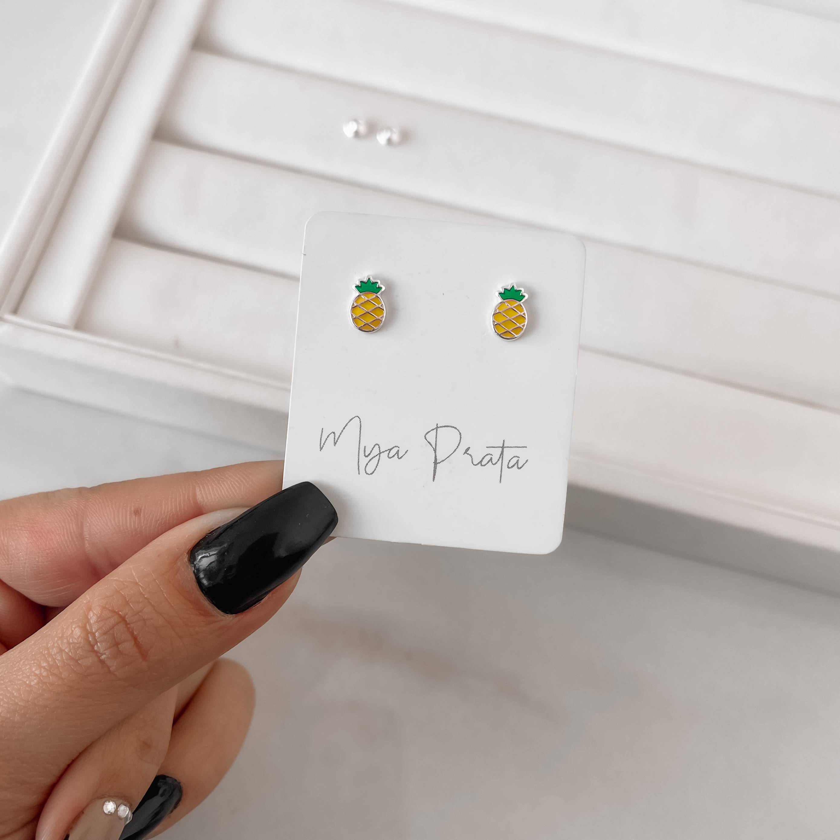 Imagem Brinco infantil abacaxi resina 8mm tarraxa baby