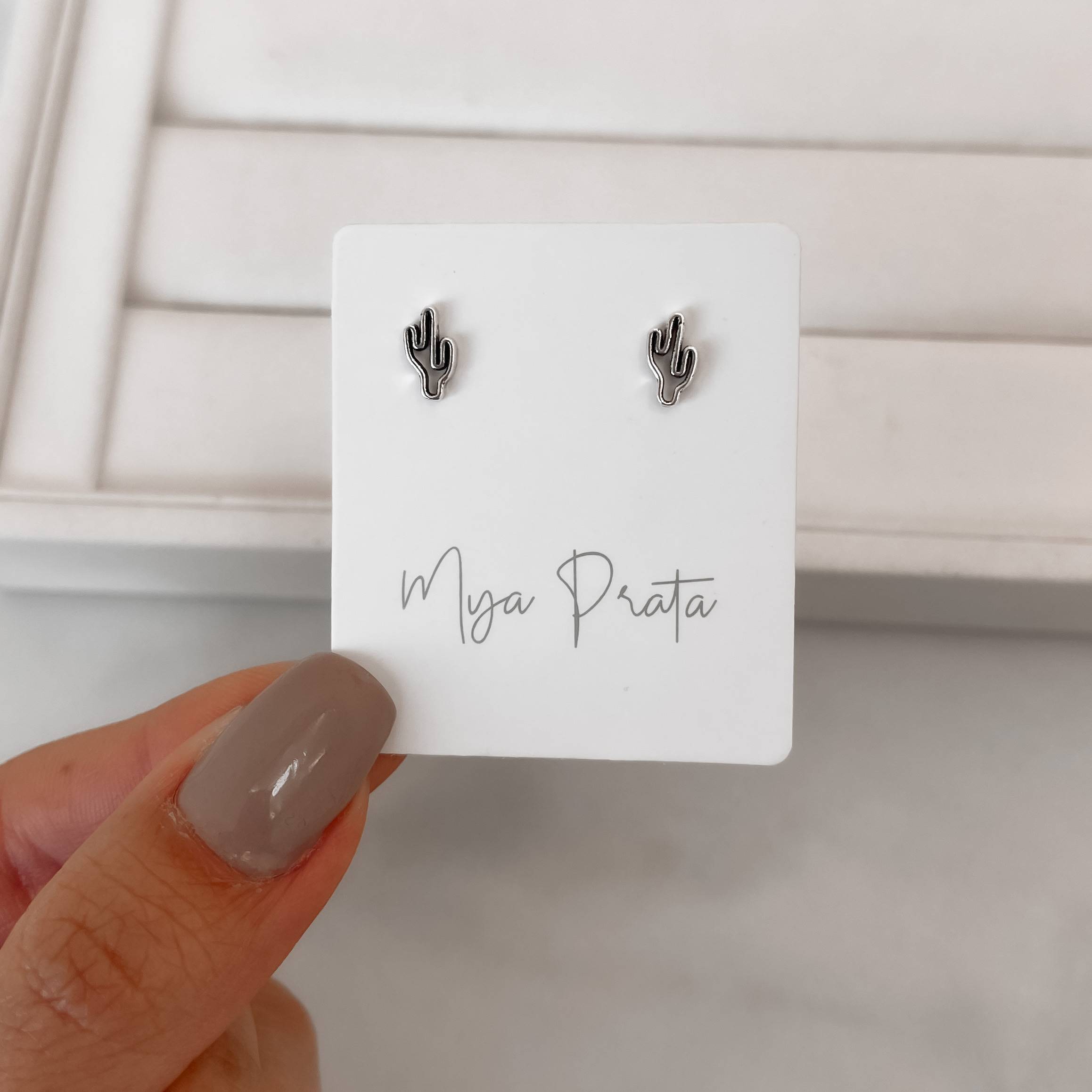 Imagem Secundária Brinco cacto vazado envelhecido 8mm