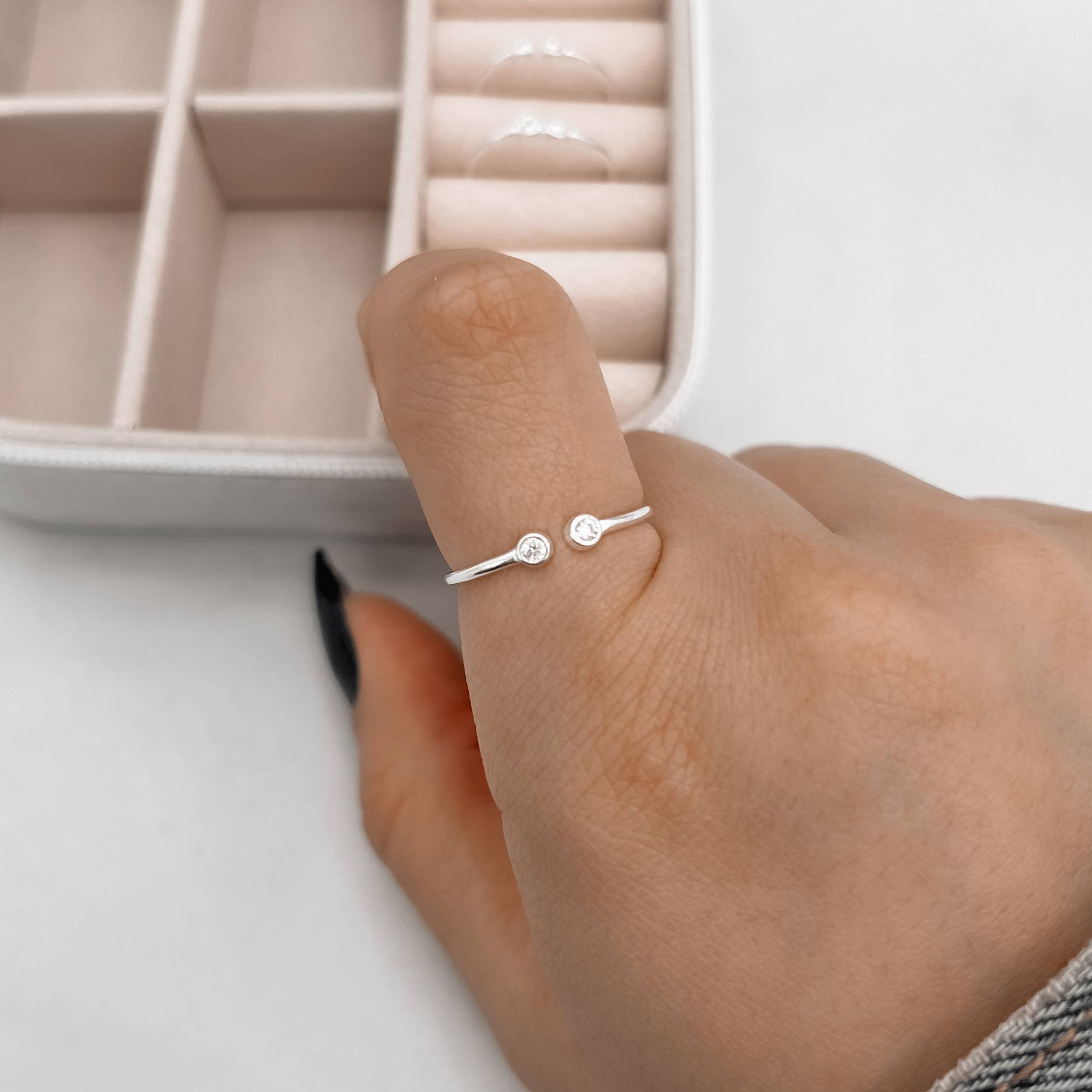 Imagem Secundária Anel 2 mini zircônias regulável P