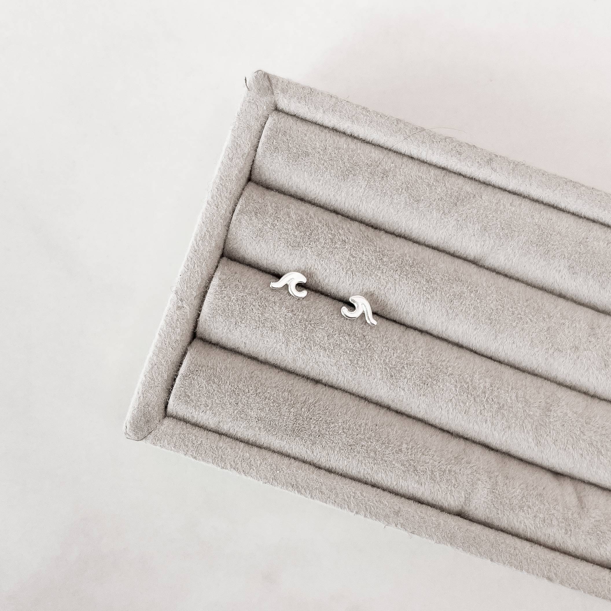 Imagem Secundária Brinco onda 6mm