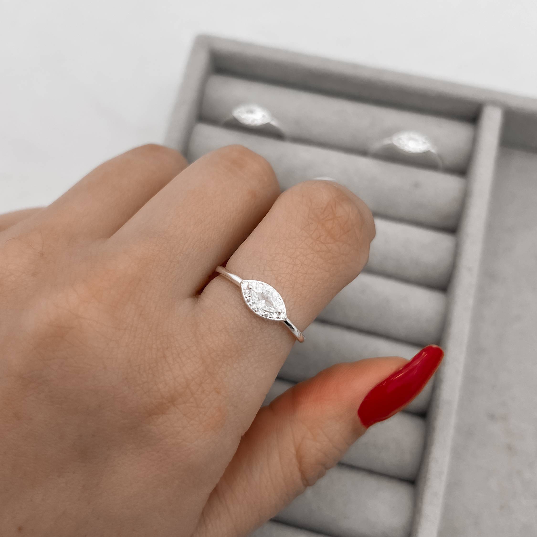 Imagem Anel zircônia navete com cravejado