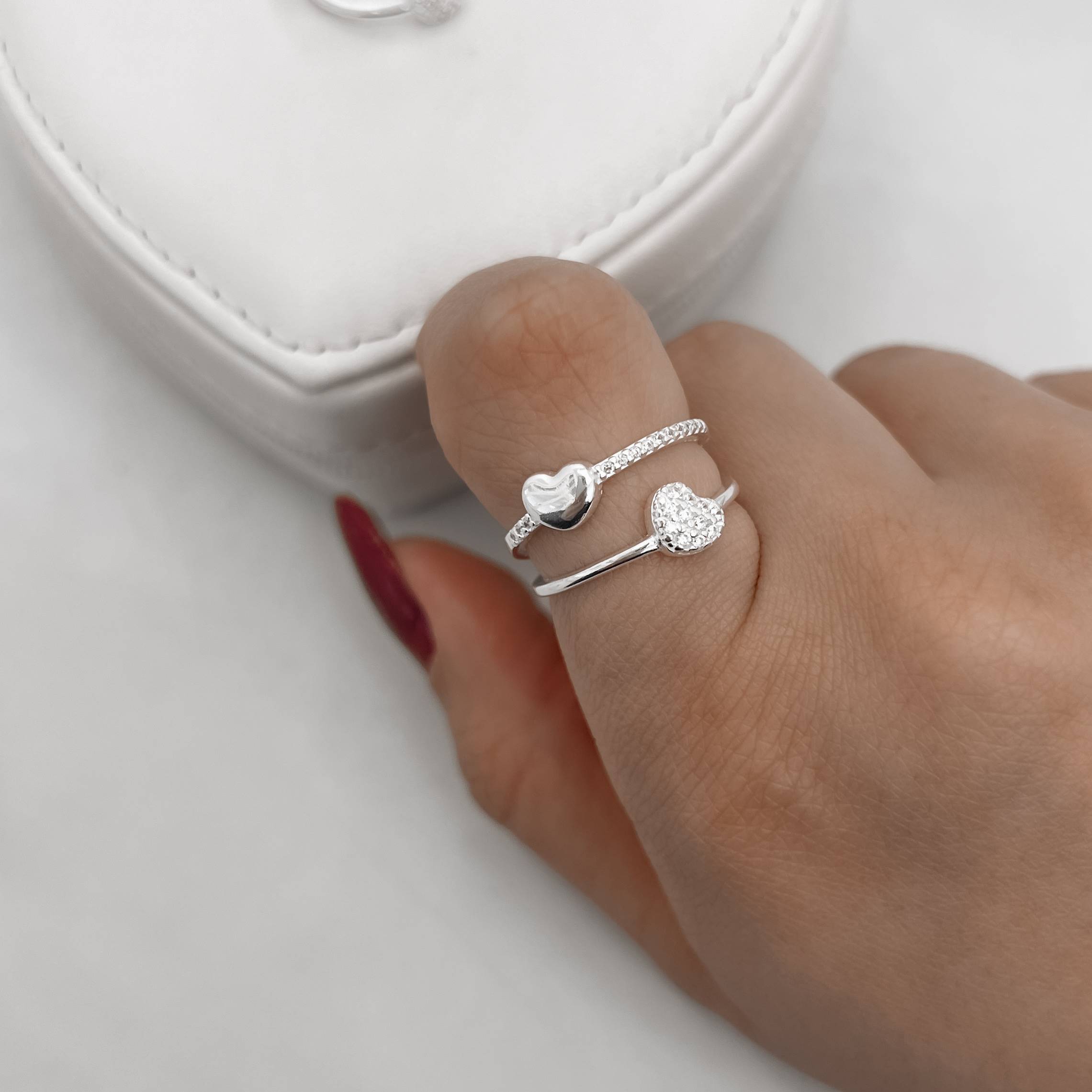 Imagem Anel duplo fio liso e cravejado com corações