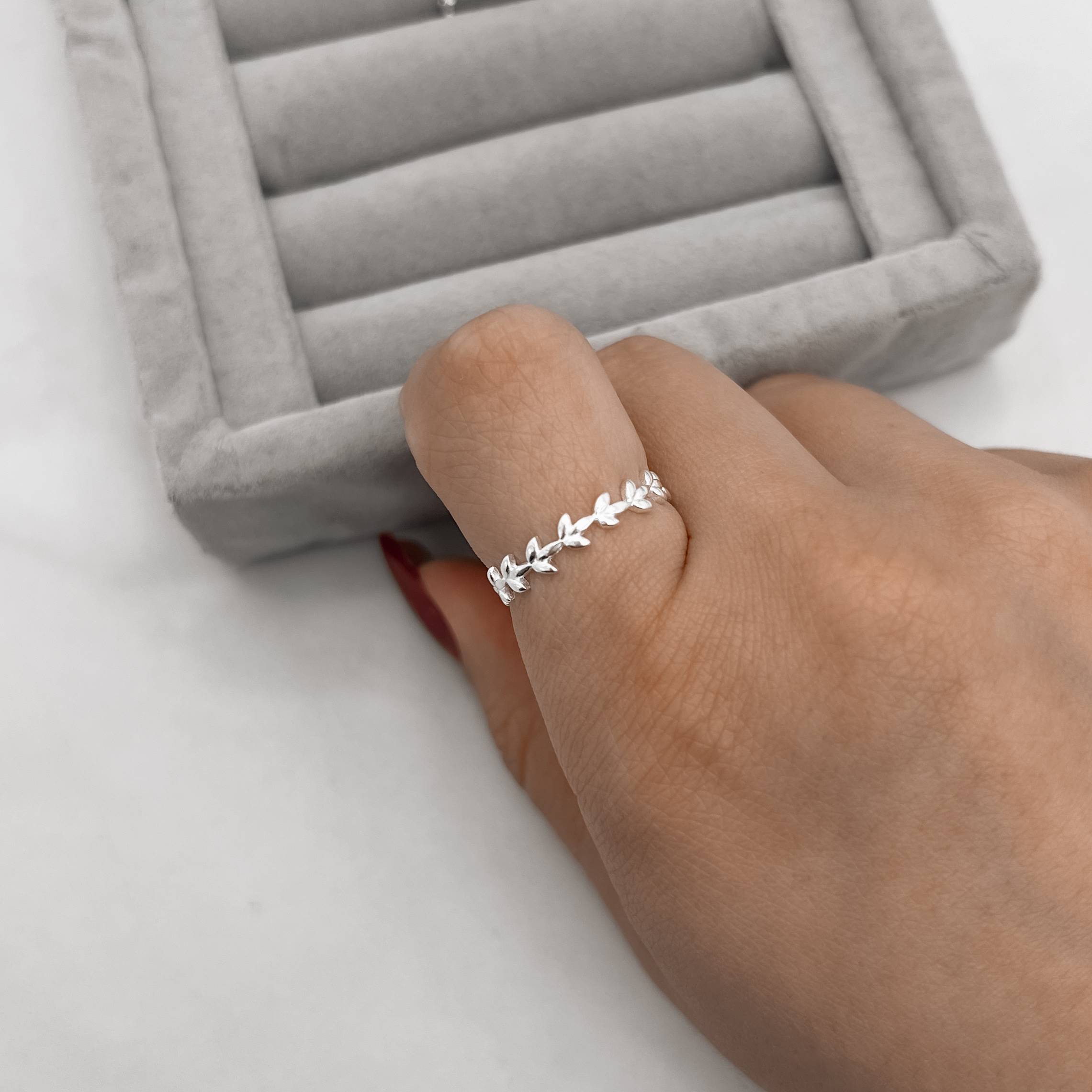 Imagem Secundária Anel aliança mini folhas