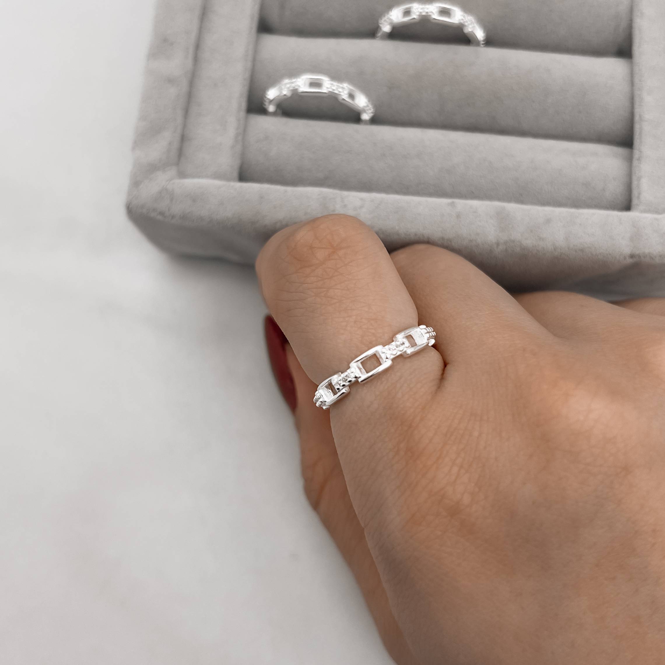 Imagem Secundária Anel corrente com cravejado