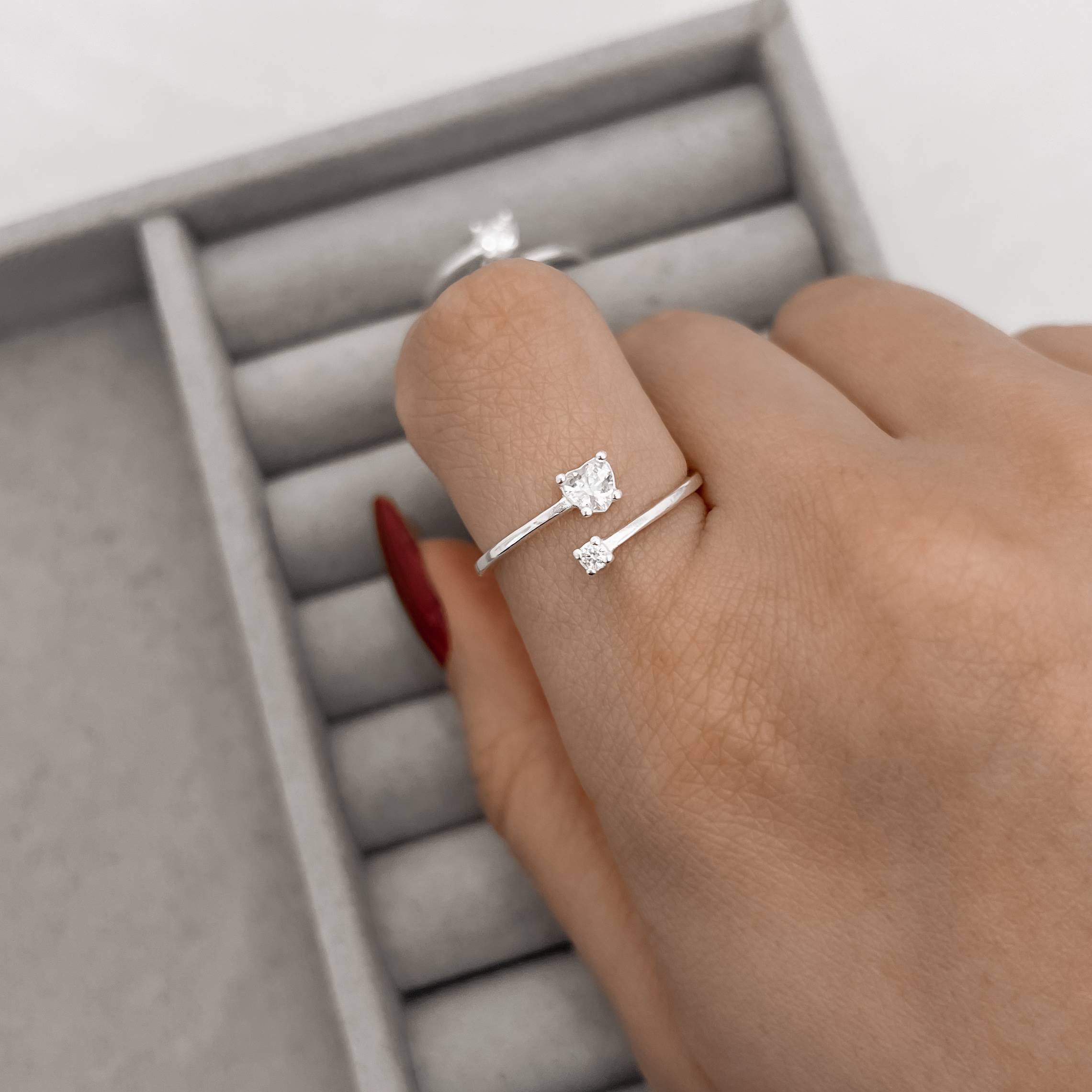 Anel zircônias coração e redonda cristal regulável G