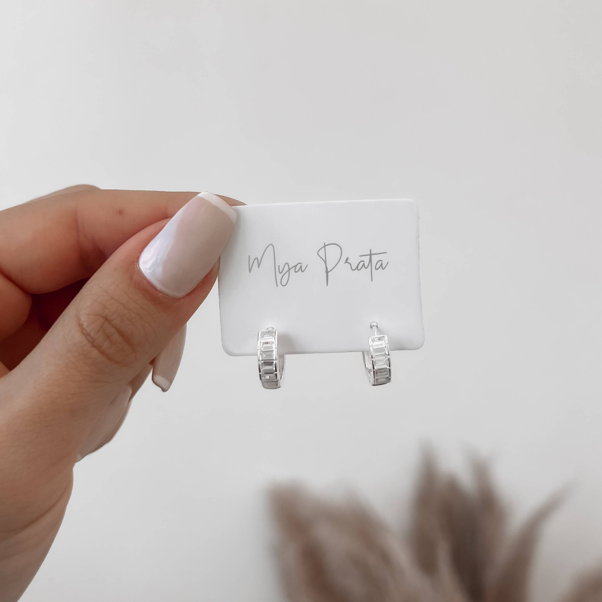 Imagem Argola click 12mm zircônias retangulares