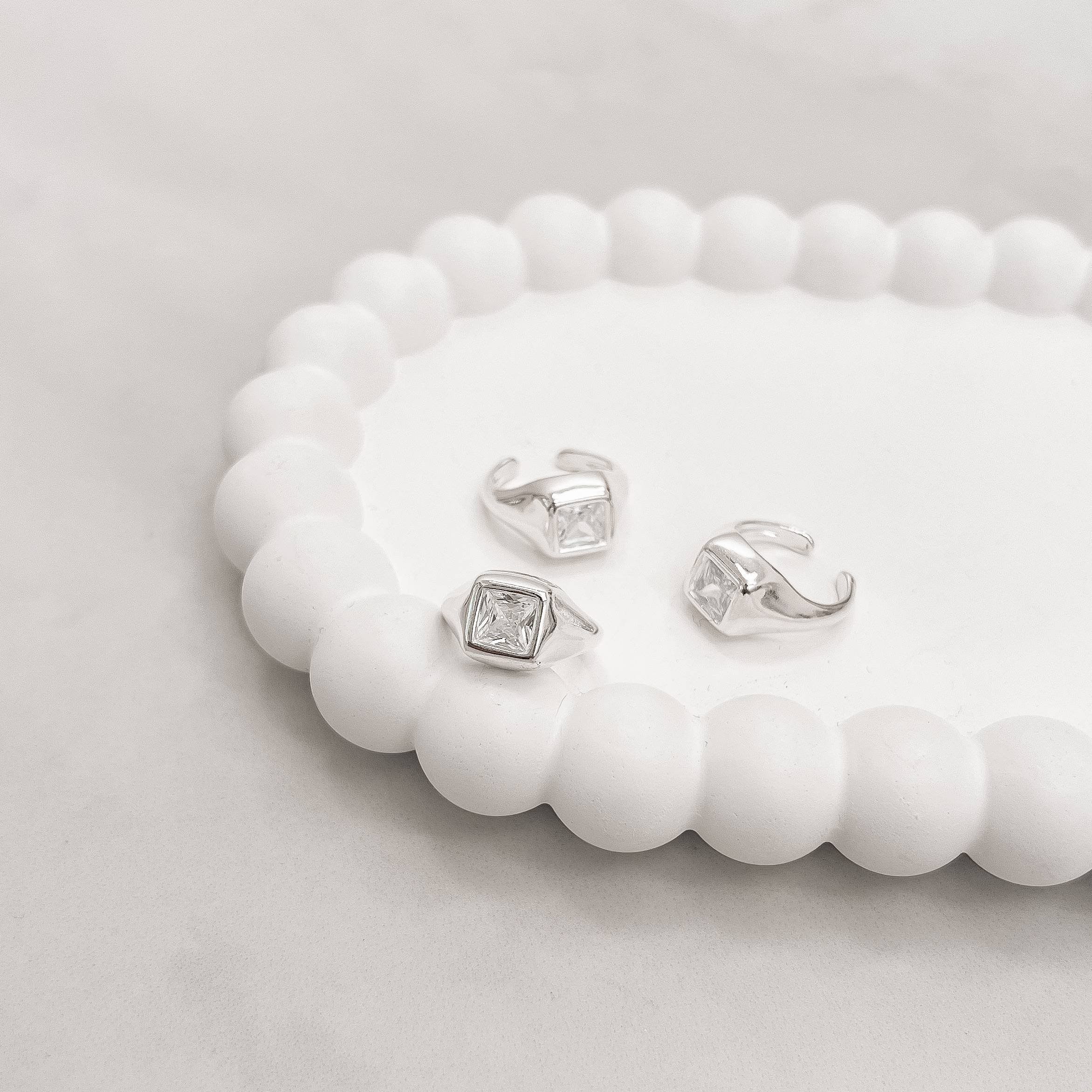 Imagem Anel dedinho zircônia quadrada aberto