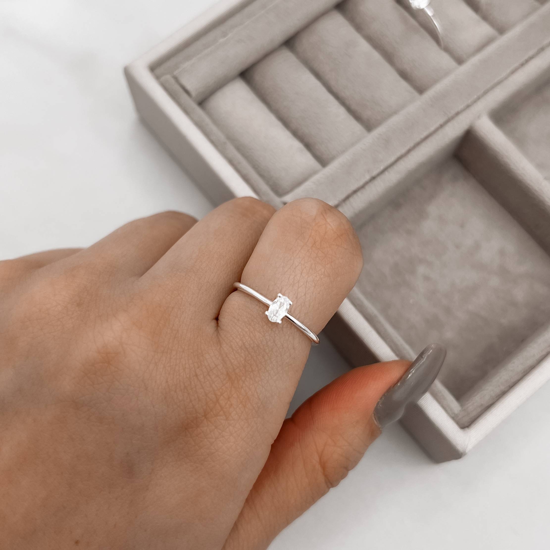 Imagem Anel solitário zircônia oval 5mm