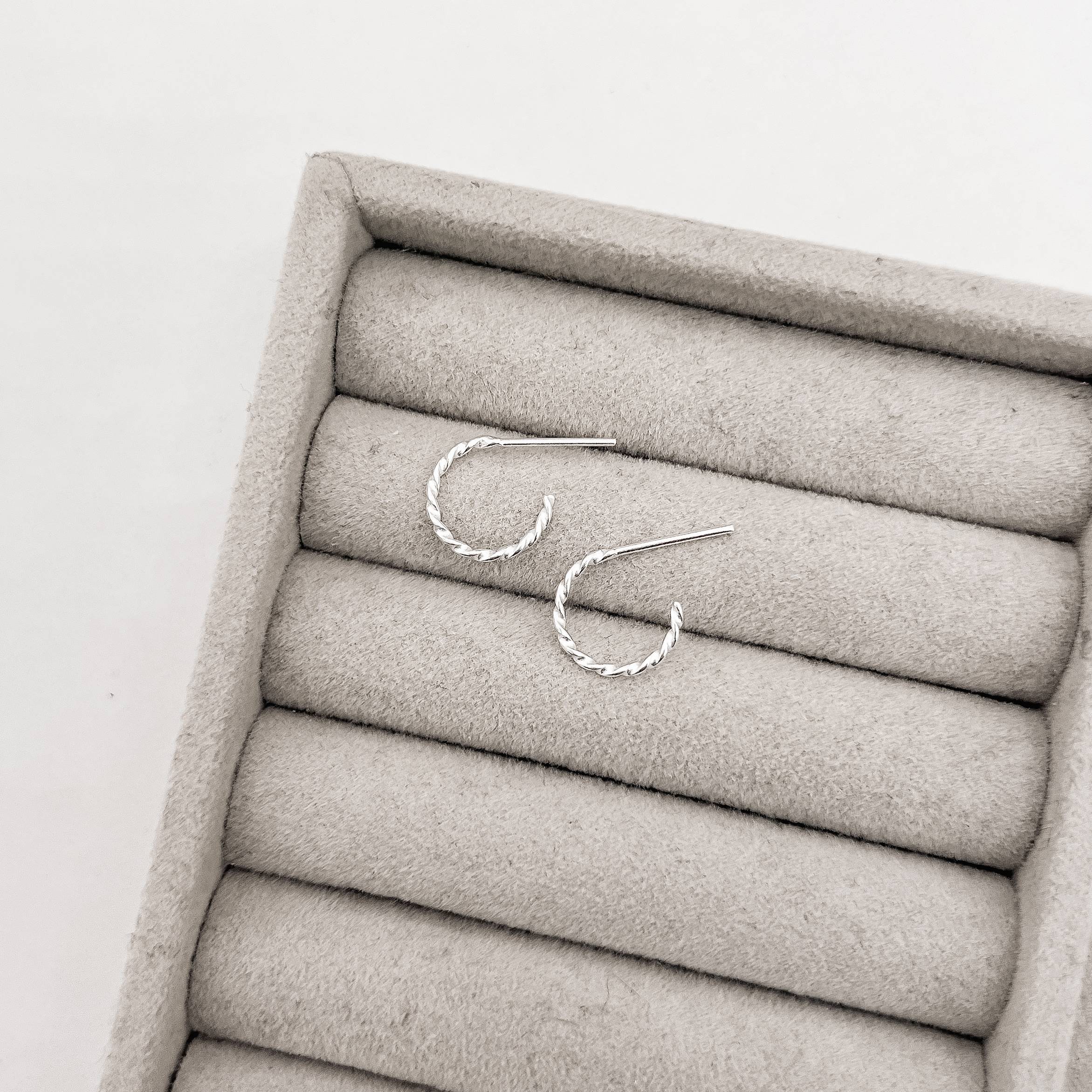 Imagem Argola fio torcido 11mm tarraxa