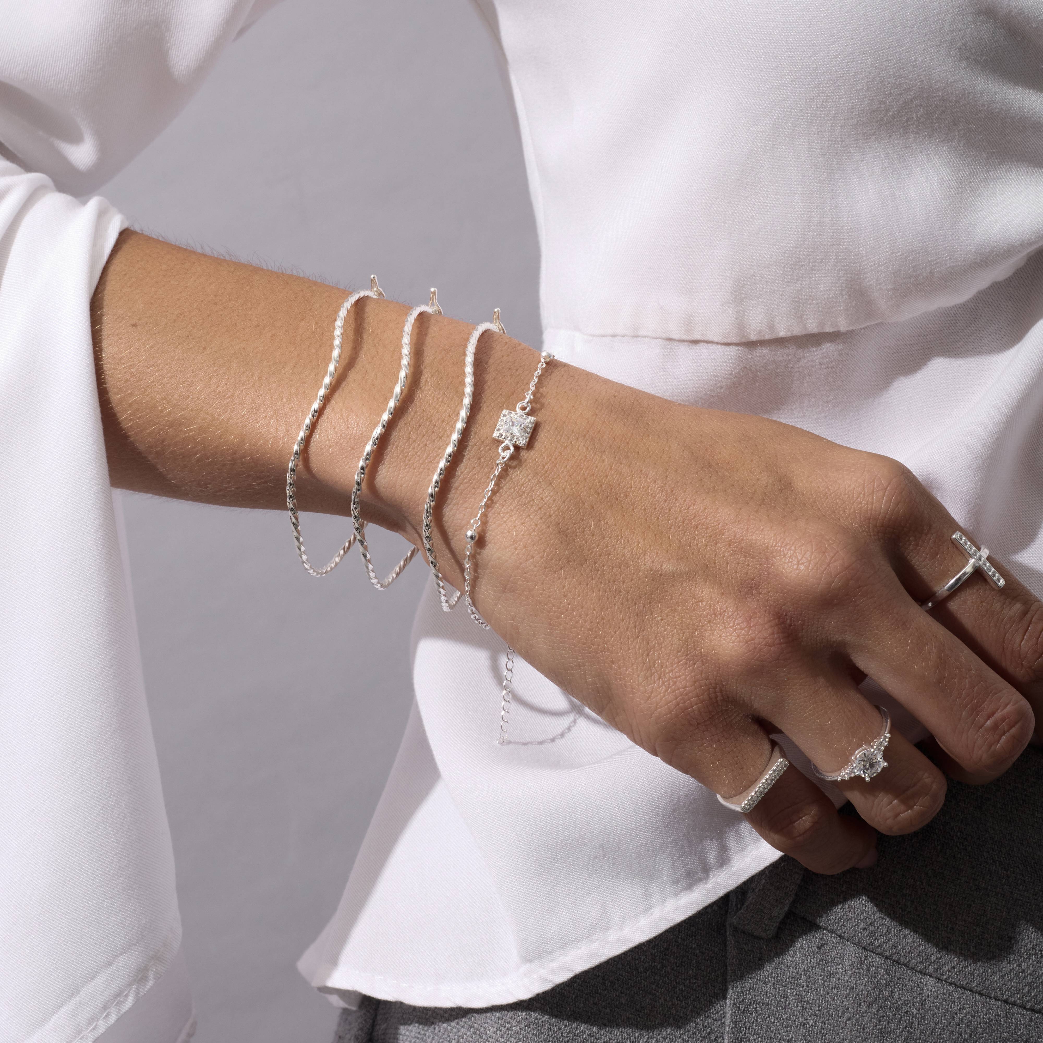 Imagem Secundária Pulseira entremeio quadrado cravejado 8mm com bolas