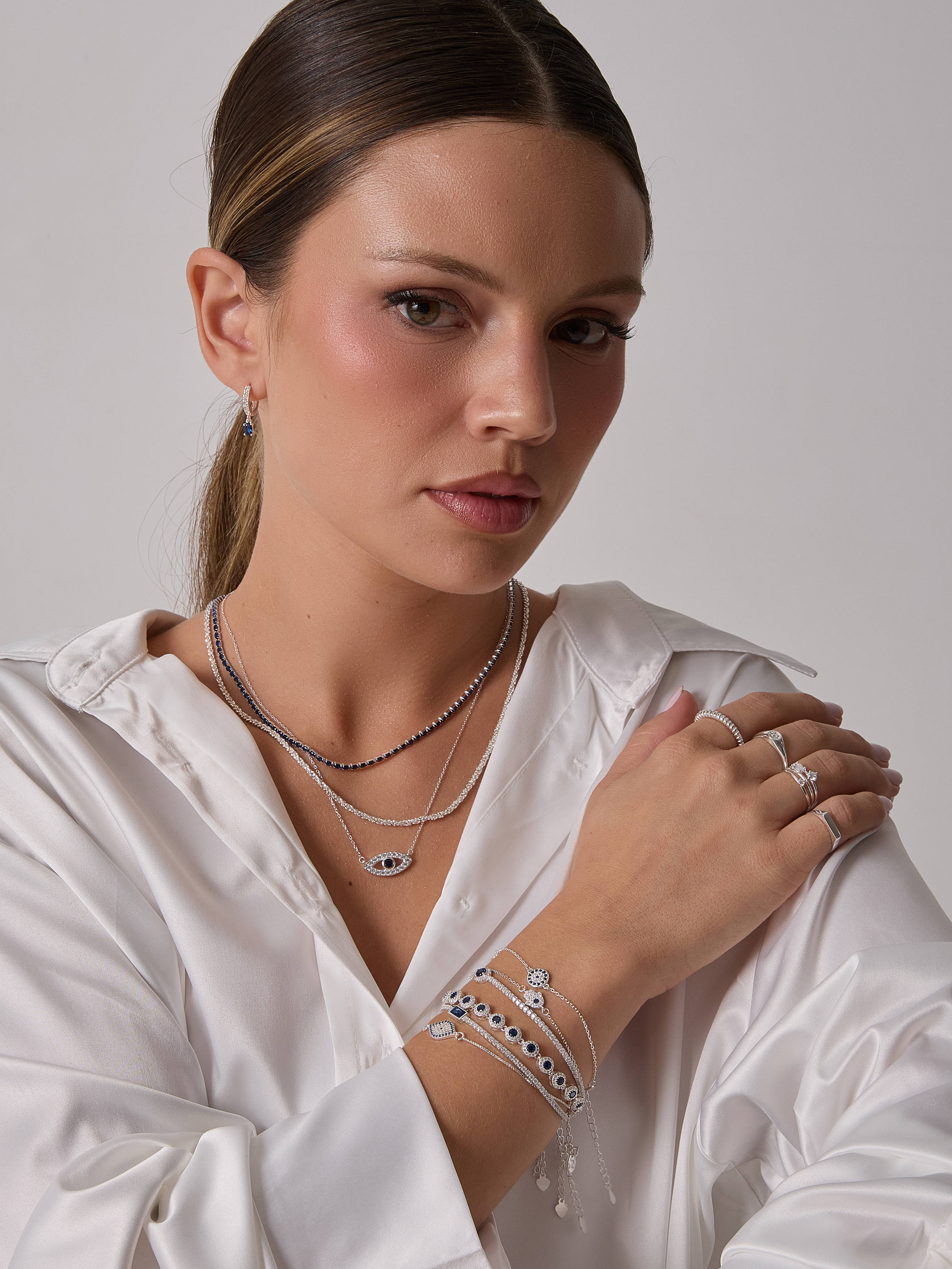 Mix para inspirar Pulseira entremeio círculo cravejado cristal e azul 10mm
