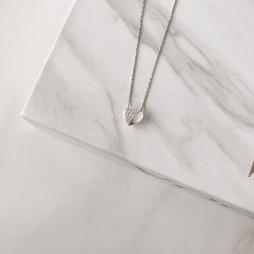 Colar coração metade cravejado 10mm 45cm