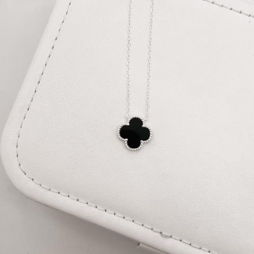 Colar trevo pedra ônix com bolinhas 14mm corrente cadeado 45+5cm