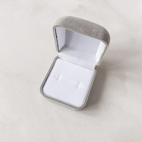 Porta joias anel cinza interior branco