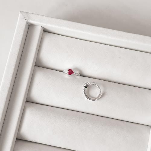 Argola click cravejada 11mm detalhe zircônia coração pink