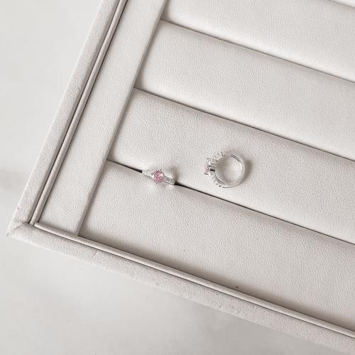Argola click cravejada 11mm detalhe zircônia redonda rosa