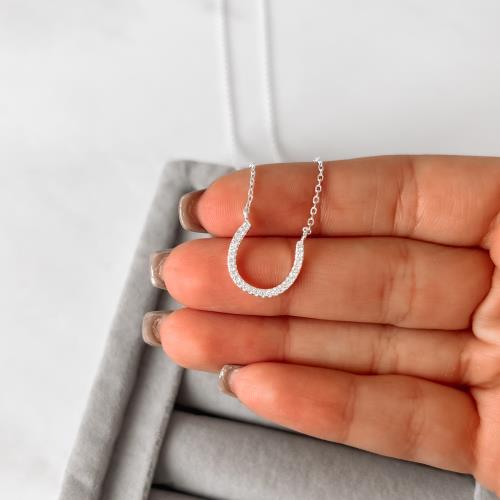 Colar ferradura toda cravejada 15mm corrente cadeado 40+5cm