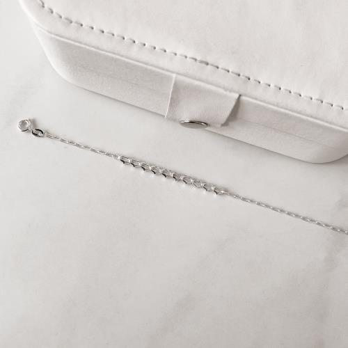 Pulseira entremeio corações corrente cartier