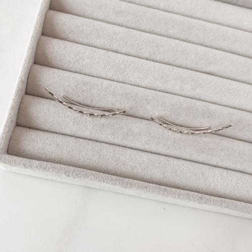 Brinco ear cuff fio torcido 40mm