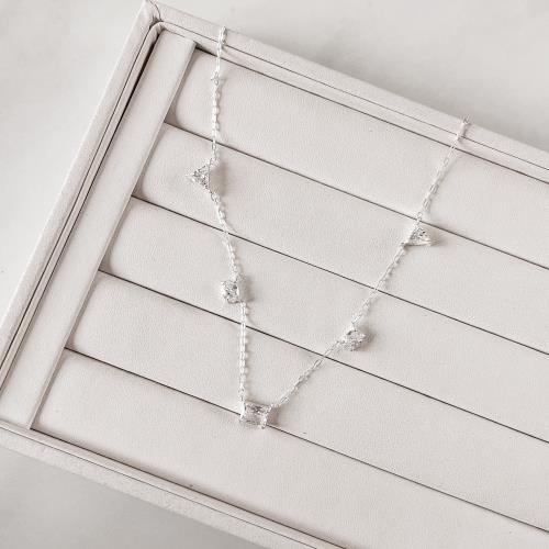 Colar zircônias triângulo, oval e retangular 40+5cm