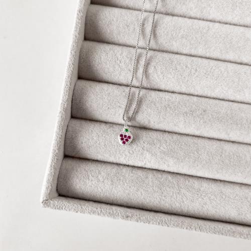 Colar pingente morango com zircônias coloridas 8mm 40cm