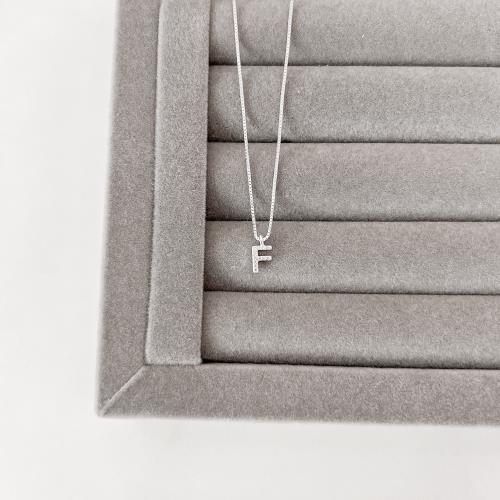 Colar pingente letra F cravejada 6mm 40cm