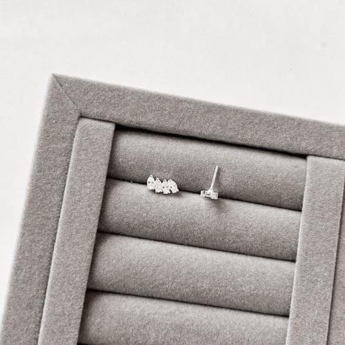 Brinco zircônias navete 11mm