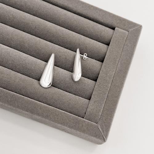 Brinco gota alongada 30mm