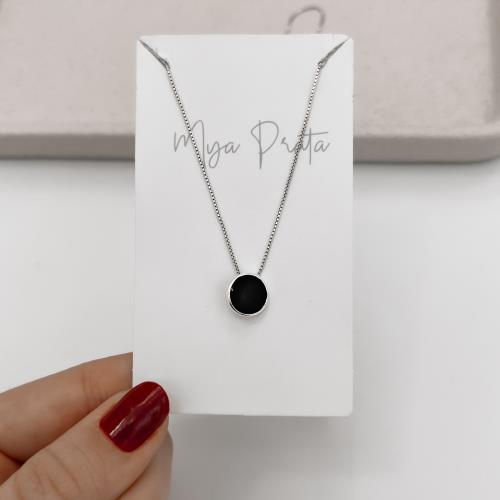 Colar pingente círculo ônix resina 10mm 45cm