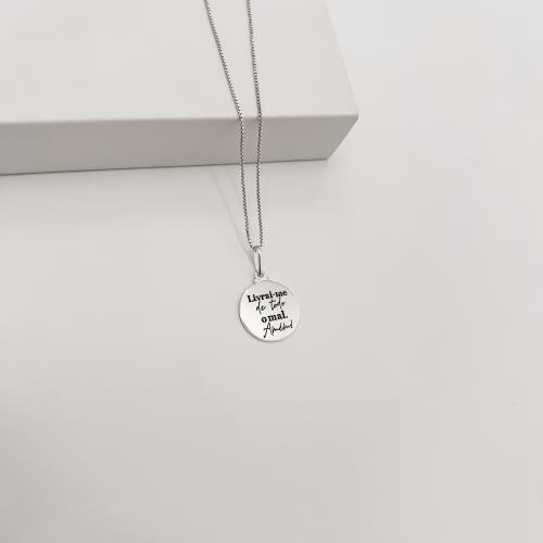 Colar pingente medalha livrai-me de todo o mal Amém 15mm resina 45cm