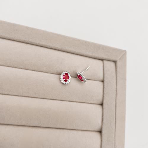 Brinco zircônia oval cereja detalhe torcido 10mm