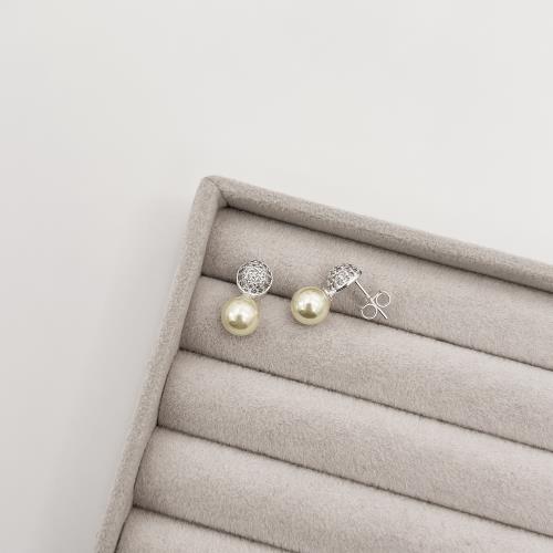 Brinco meia bola cravejada e pérola 17mm