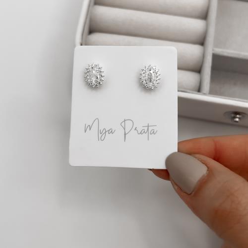 Brinco zircônia oval com cravejado 10mm