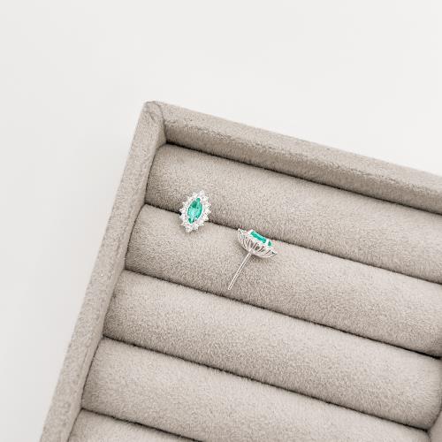 Brinco zircônia navete acqua com cravejado 10mm