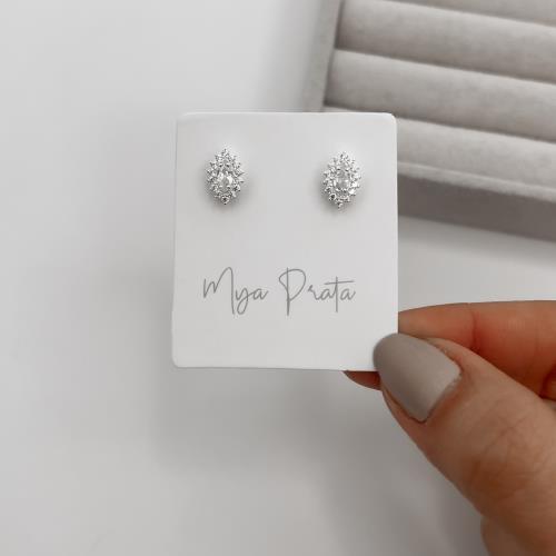 Brinco zircônia navete com cravejado 10mm