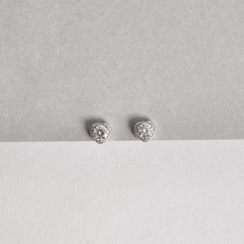 Brinco moissanite cristal 5mm com coração cravejado ródio