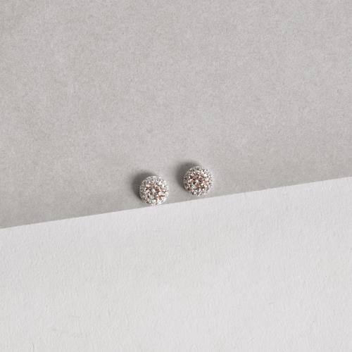 Brinco moissanite 5mm com cravejado cristal ródio