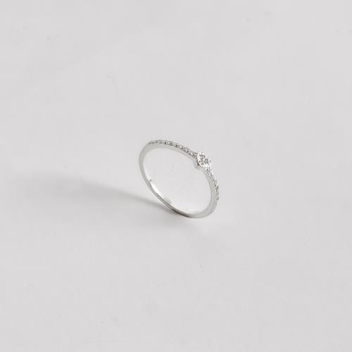 Anel meia aliança com coração cravejado